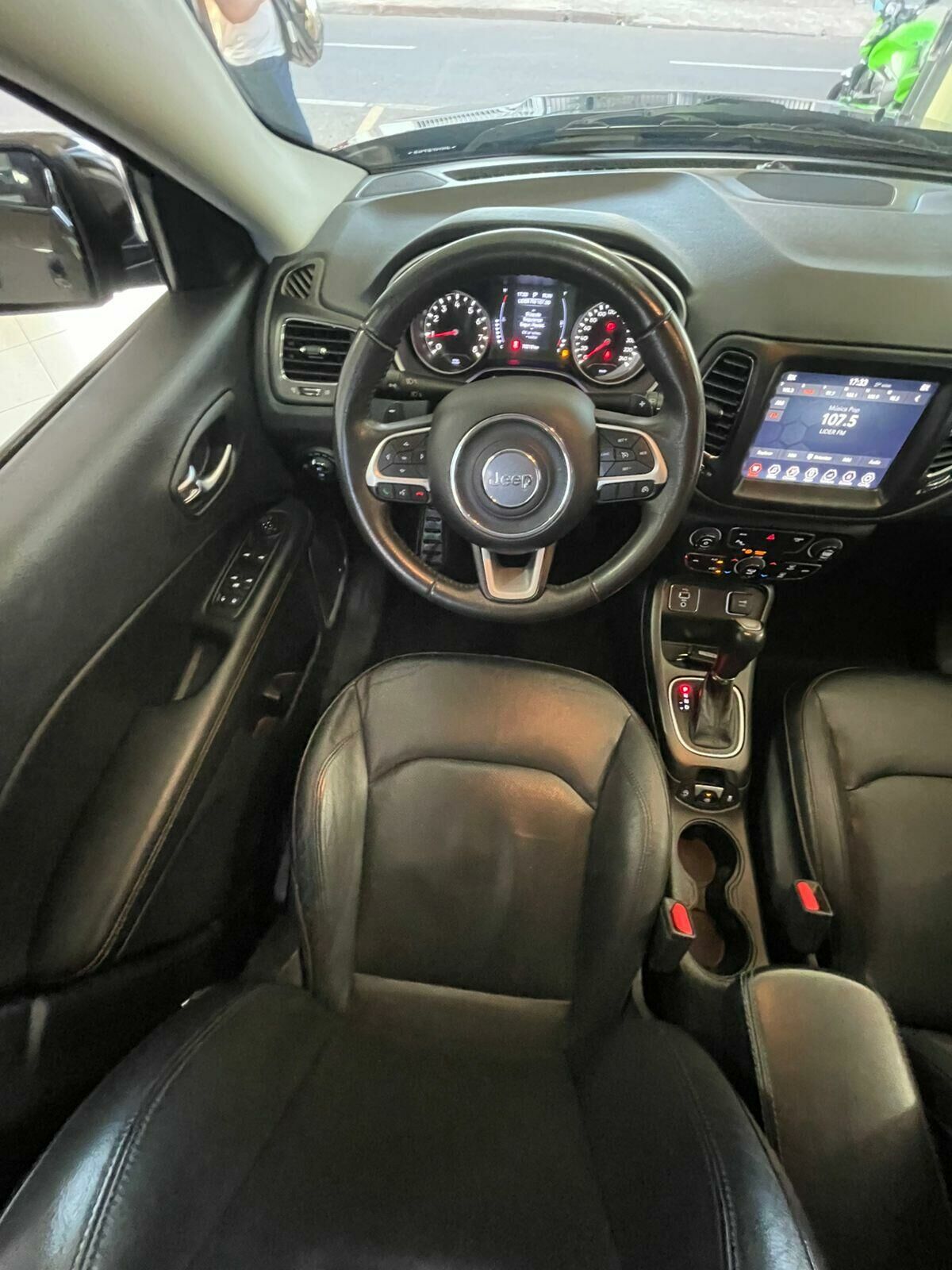 Imagem do veículo  JEEP COMPASS LONGITUDE 2.0